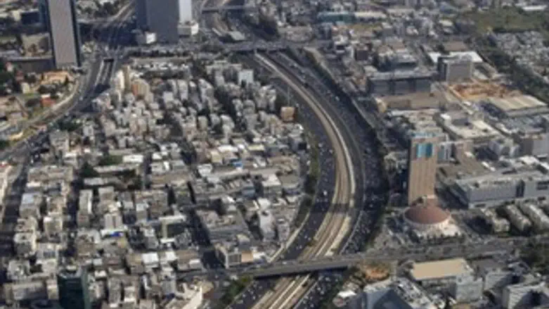 סגורים למשאיות בשעות הבוקר. נתיבי איילון.