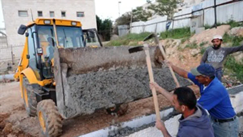 ירויחו יותר. פועלי בניין