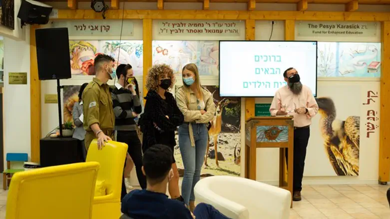 הסלבס בבית הילדים