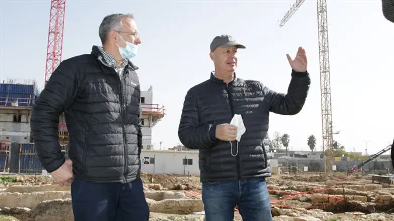 Tzachi Hanegbi and Shai Alon in Beit El