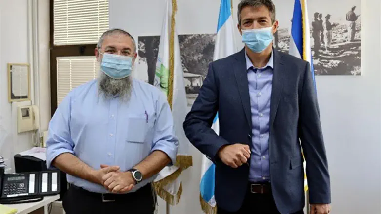 הנדל בגוש עציון