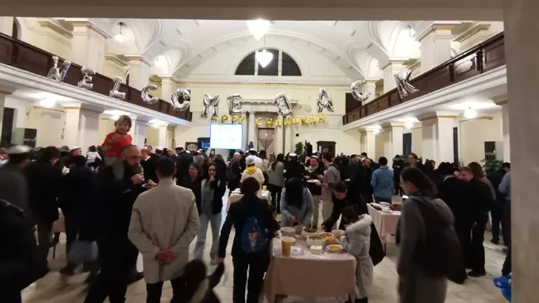 מסיבת חנוכה בשנהאי