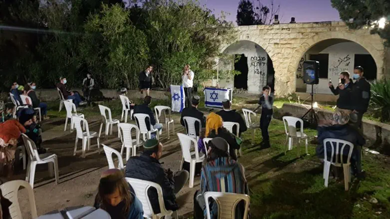 הדלקת נרות בשא-נור