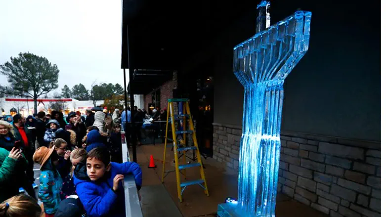 Ice menorah (archive image)