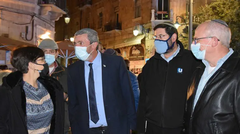 הרב פרץ בביקור