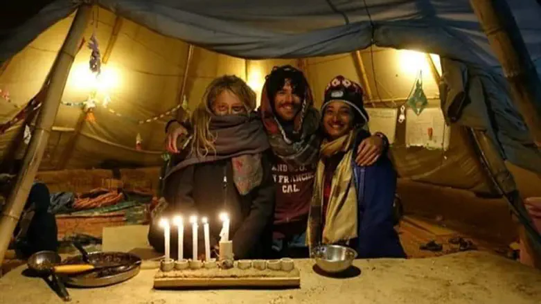  סיפור לחנוכה: חנוכיה במנזר