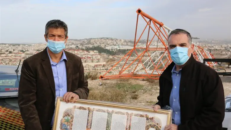 עודד רביבי והשר הנדל