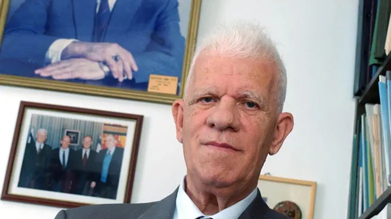 משה מנדלבאום