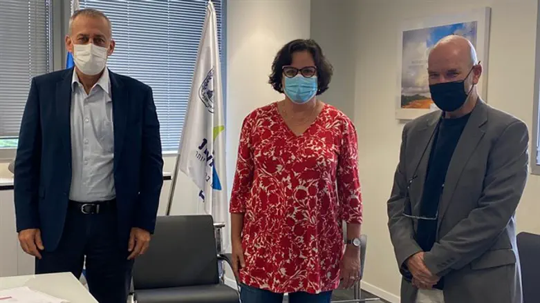 L to R: Professor Ash, Dr. Michal Shani, Dr. Boaz Lev