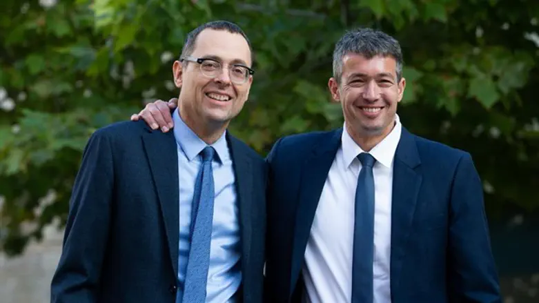 Цви Хаузер и Йоаз Хендель