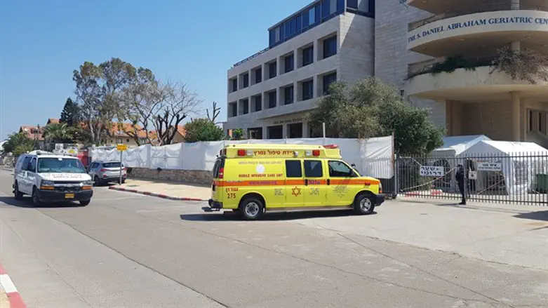 בית חולים לניאדו