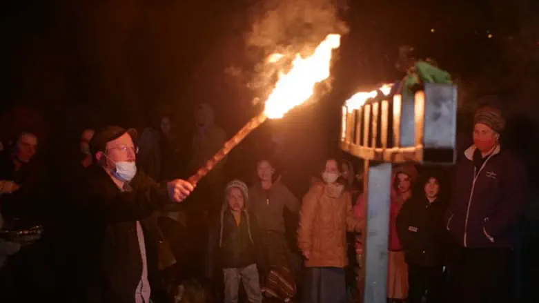 הדלקת נרות בקומי אורי