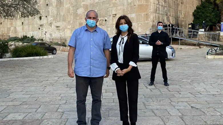 לוי אבקסיס בחברון