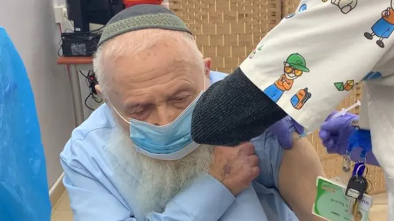 הרב דרוקמן מתחסן