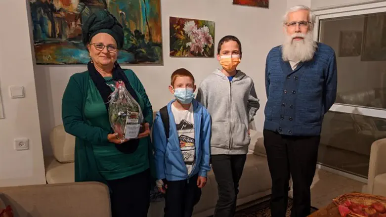 בטל מנשה קיבלו את חבילות השי