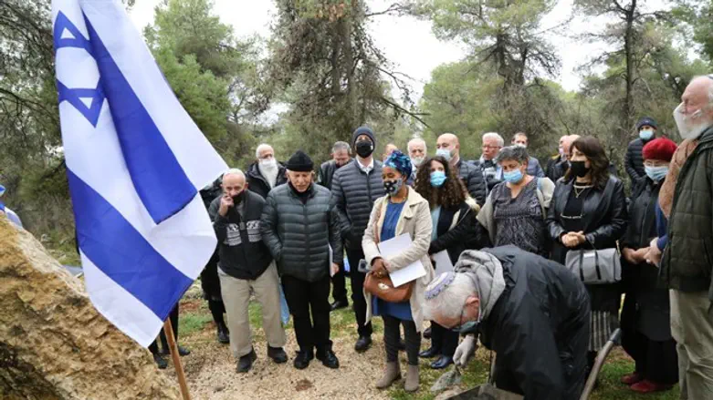 הצריף של גאולה - הונחה אבן הפינה
