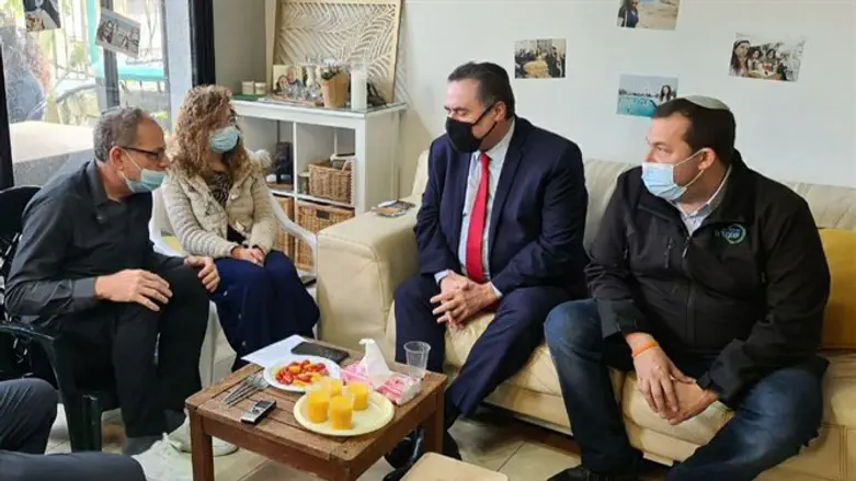 ישראל כ"ץ בבית משפחת הורגן