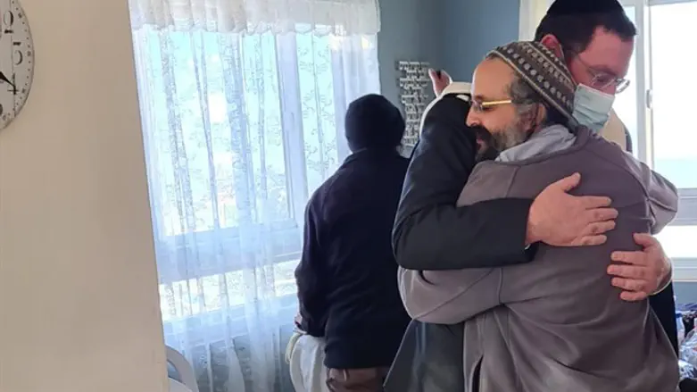 ח״כ ברוכי עם אביו של אהוביה ז״ל. ״אהבת ישראל יוקדת בעצמותיו״