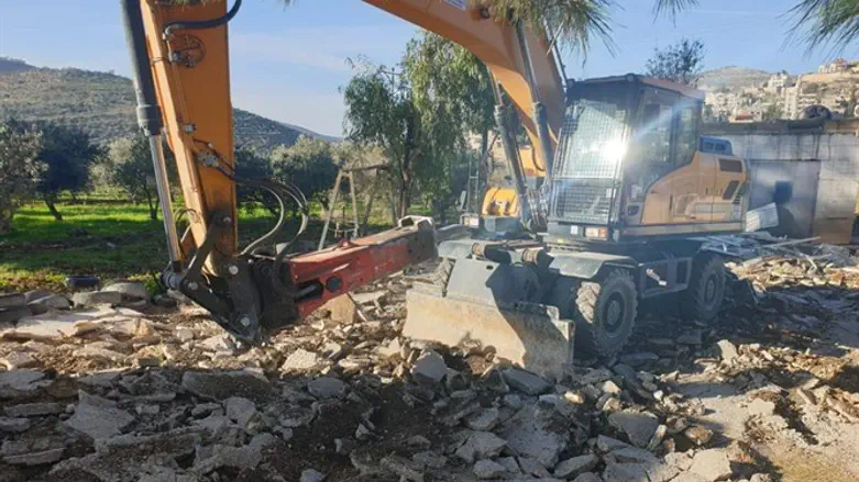 הריסת הכביש הפיראטי