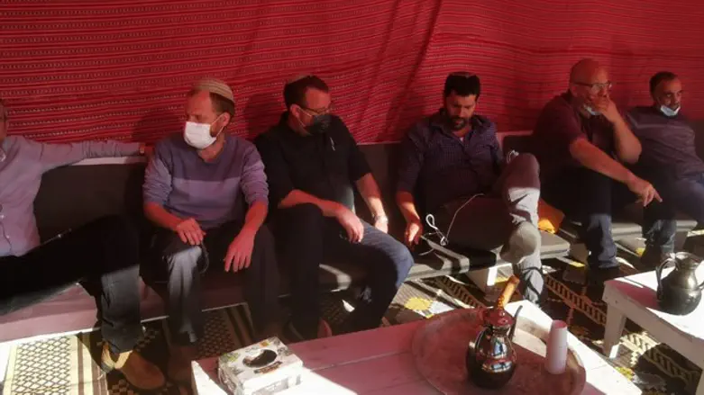 מחכים לגנץ ונתניהו