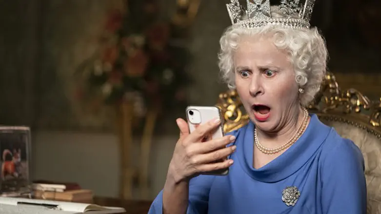 '"מלכת אנגליה" (טרייסי אולמן) מגלה שהארי ומה שמה עוברים לאמריקה