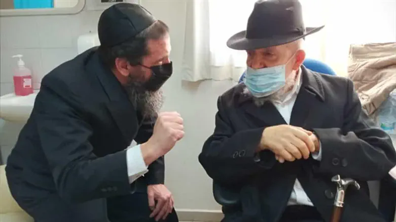 יצא להתחסן. הרב מאזוז