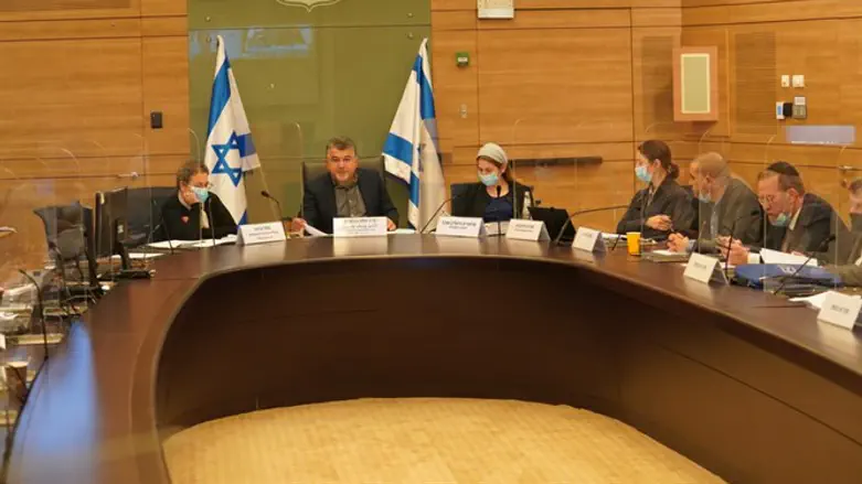 הדיון הקודם בועדה