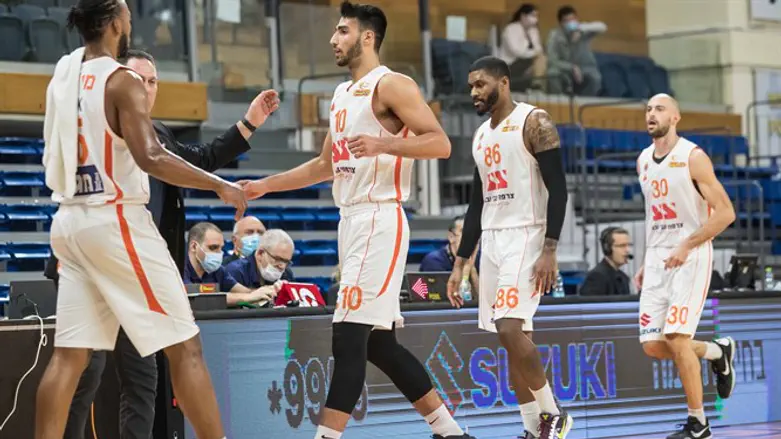 שחקני ראשל"צ. עזבו את הארץ