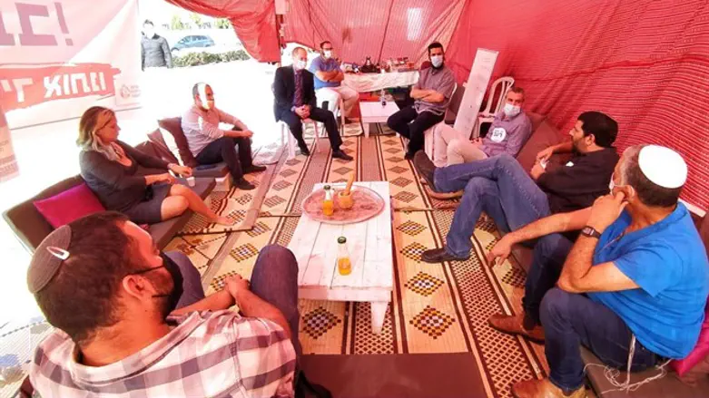 עודד פורר במאהל המחאה