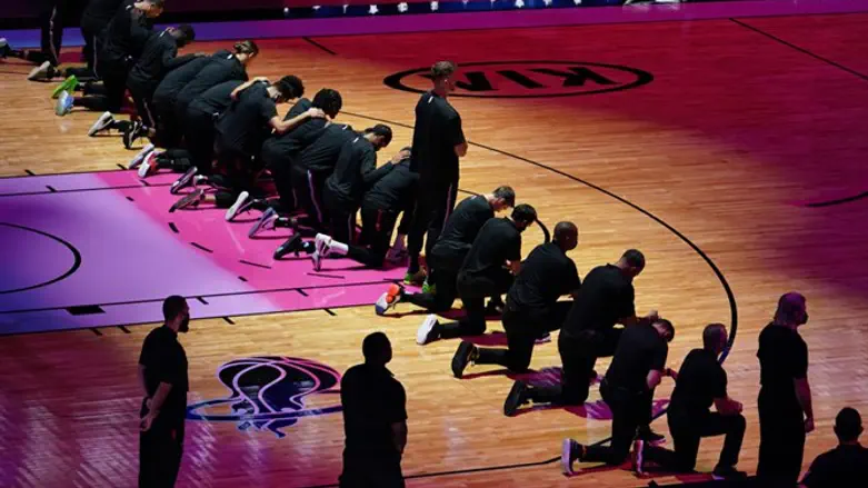 שחקני מילווקי ודטריוט הלילה