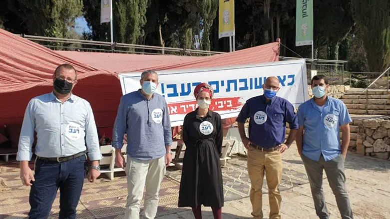 Hunger strikers in front of protest tent