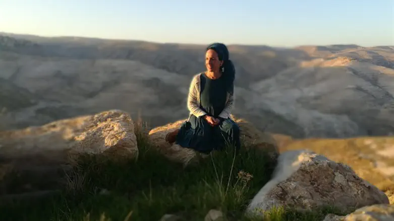 גילה יובל 252