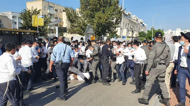 עימותים בין שוטרים לחרדים באשדוד