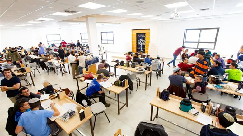 תלמידי ישיבת תיכונית אלון מורה שכם