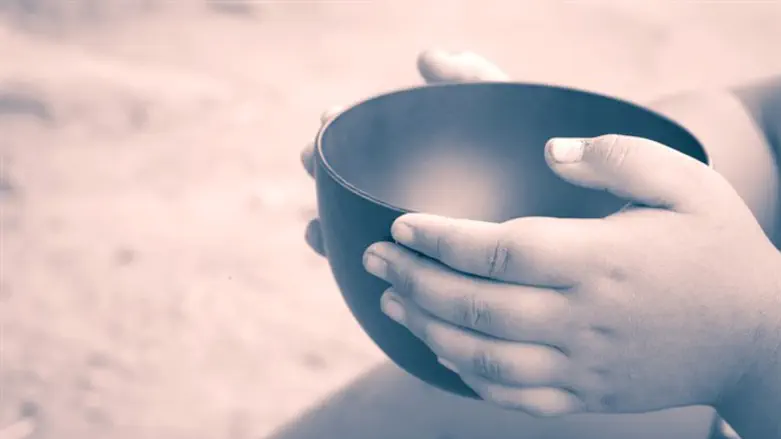 עשרה יתומים 