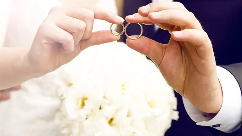 כמה חודשים והתארסתי