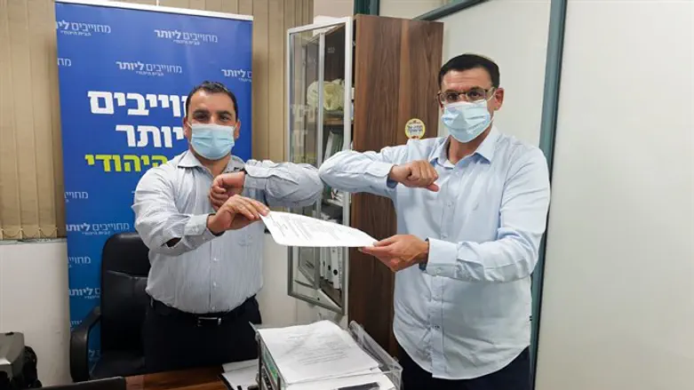 דוד בונפיל מגיש מועמדות