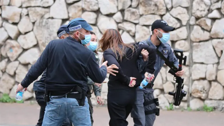 MK Saleh at anti-Netanyahu demonstration