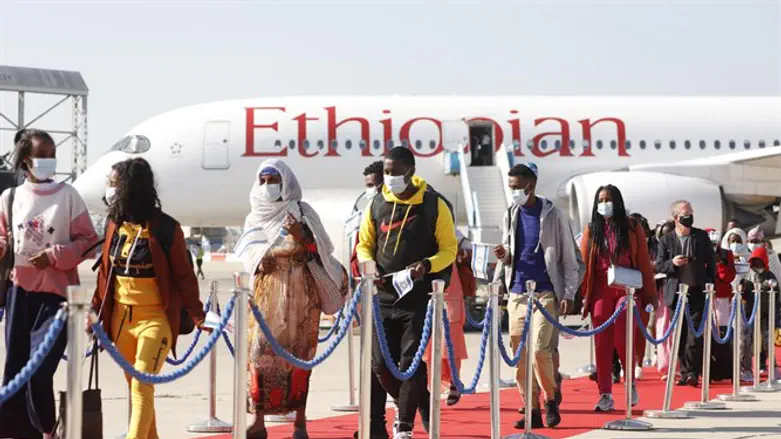 עולים מאתיופיה נוחתים בישראל