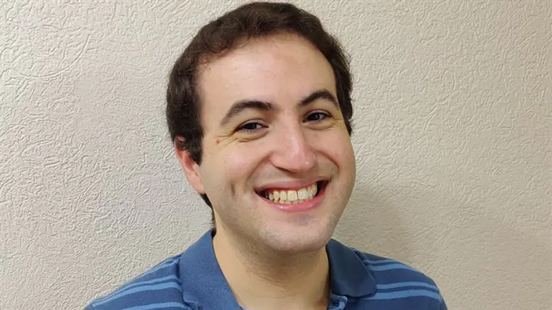 רועי אהרוני