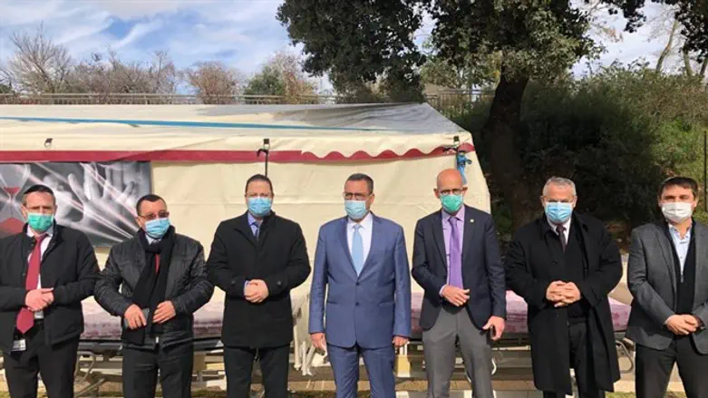 ליאון עם המנהלים