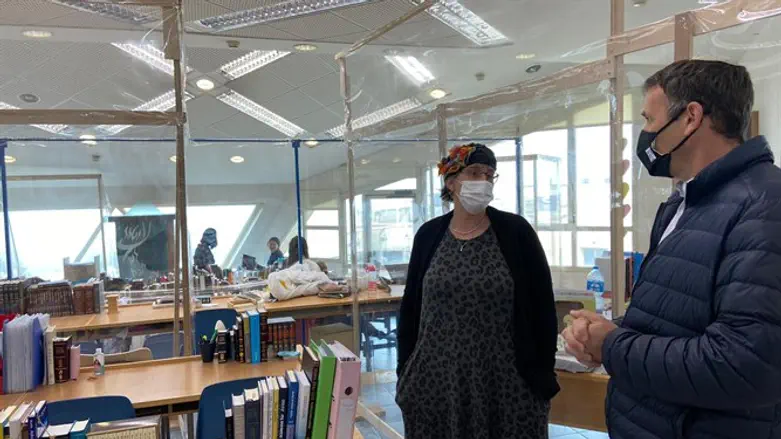 מתן כהנא עם הרבנית אסתי רוזנברג