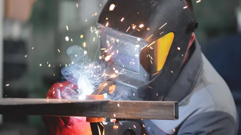 ריתחו קופות צדקה למעקה בטיחות ונקנסו