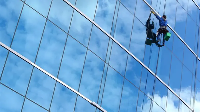 לא פשוט גם בלי כיסא גלגלים