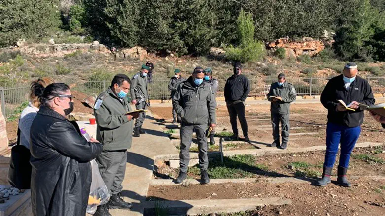 שוטרי מג"ב קראו קדיש לזכר ניצולת שואה