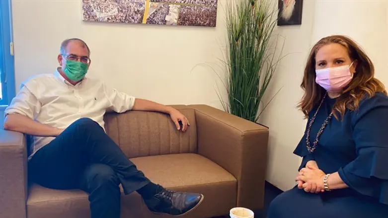 נרי אורבך וחגית משה. היום