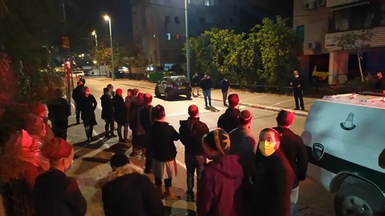 תושבי לוד מפגינים