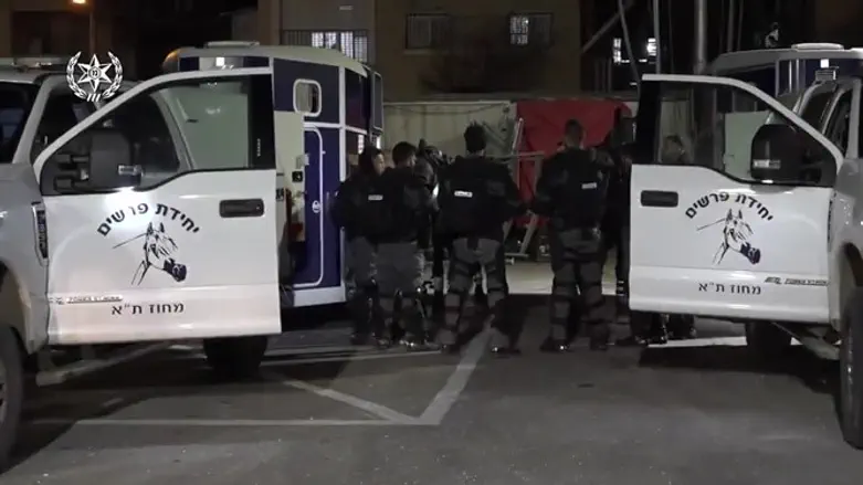 Силы полиции в Бней-Браке. Иллюстрация