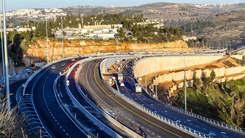 המחלף נפתח לתנועה