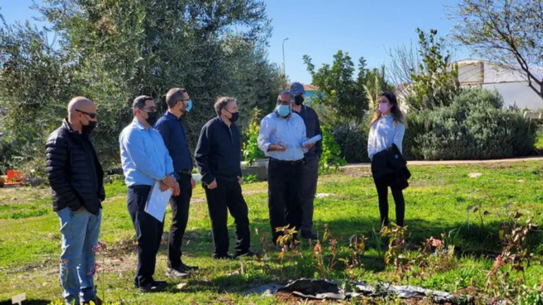 ישראל גנץ עם חברי השדולה